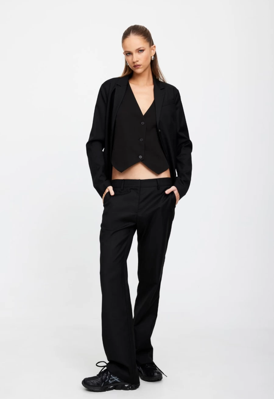 Lioness Women's Onyx Bessette Blazer – Stylish Tailored Jacket for Professional Wear
